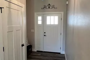 N9073 Southtowne Dr, Menasha, WI 54952 - Photo 3