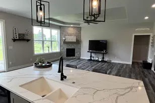 N9073 Southtowne Dr, Menasha, WI 54952 - Photo 7