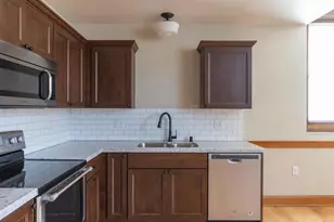 105 Washington Ave, Oshkosh, WI 54901 - Photo 5