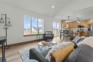 2050 White Dove Ln, Kaukauna, WI 54130 - Photo 5