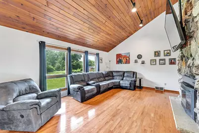 3072 Ridgeway Drive, Neenah, WI 54956 - Photo 5