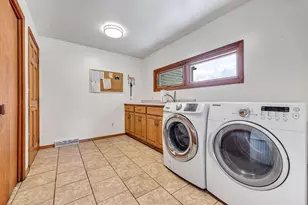 3072 Ridgeway Dr, Neenah, WI 54956 - Photo 15