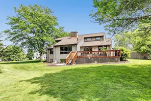 3072 Ridgeway Dr, Neenah, WI 54956 - Photo 35