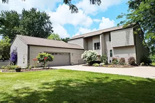 3072 Ridgeway Dr, Neenah, WI 54956 - Photo 31