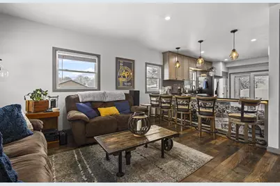 1749 S Oneida Street, Green Bay, WI 54304 - Photo 9