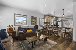 1749 S Oneida St, Green Bay, WI 54304 - Photo 9