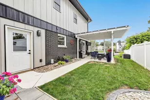 1749 S Oneida St, Green Bay, WI 54304 - Photo 47