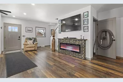 1751 S Oneida Street, Green Bay, WI 54304 - Photo 5