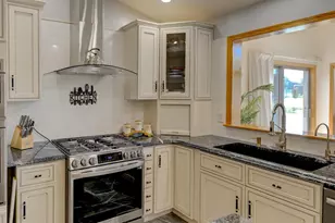 3129 Honey Creek Ct, Oshkosh, WI 54904 - Photo 11