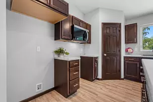 2662 Lawrence Ln, Neenah, WI 54956 - Photo 7