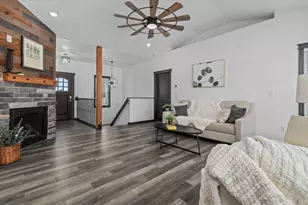 3815 Stonewall Dr, De Pere, WI 54115 - Photo 5