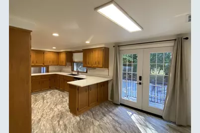 2360 Hillside Lane, Green Bay, WI 54302 - Photo 9