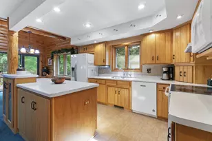 15789 Hickory Ln, Mountain, WI 54149 - Photo 5