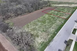 1373 Eastwind Ln, Fond du Lac, WI 54937 - Photo 3