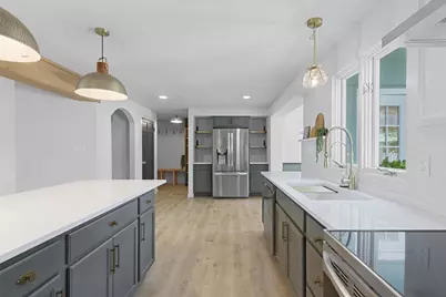 461 W Briar Lane, Green Bay, WI 54301 - Photo 17