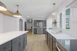 461 W Briar Ln, Green Bay, WI 54301 - Photo 17