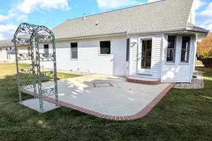 2513 Bishops Ln, Neenah, WI 54956 - Photo 25