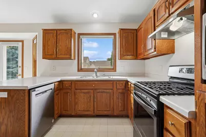 2513 Bishops Lane, Neenah, WI 54956 - Photo 5