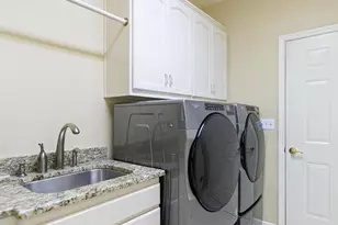 1055 Timber Run Dr, Neenah, WI 54956 - Photo 35