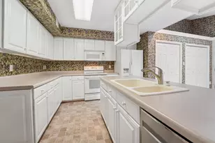 1231 W Nicolet Cir, Appleton, WI 54914 - Photo 7