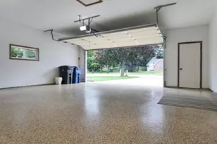 2031 Bradbury Ln, Green Bay, WI 54313 - Photo 5