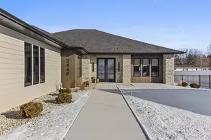 2448 Riddle Ct, De Pere, WI 54115 - Photo 3
