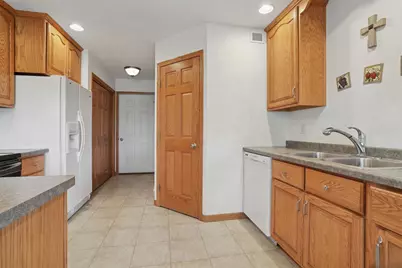 498 Ridgeway Court, Brillion, WI 54110 - Photo 9