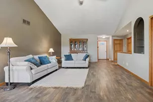 498 Ridgeway Ct, Brillion, WI 54110 - Photo 7