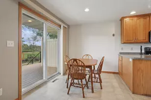 498 Ridgeway Ct, Brillion, WI 54110 - Photo 7