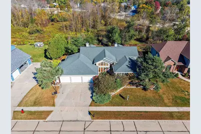 3718 Westwood Lane, Manitowoc, WI 54220 - Photo 3