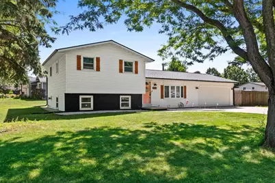 1015 Aphrodite Road, Green Bay, WI 54311 - Photo 9