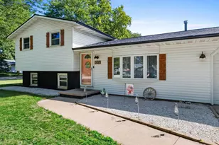 1015 Aphrodite Rd, Green Bay, WI 54311 - Photo 5