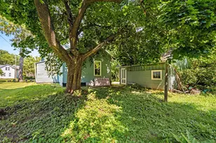 1013 Waugoo Ave, Oshkosh, WI 54901 - Photo 13