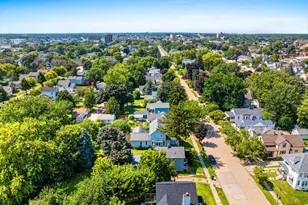 1013 Waugoo Ave, Oshkosh, WI 54901 - Photo 9