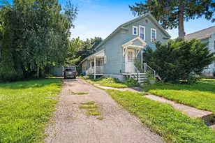 1013 Waugoo Ave, Oshkosh, WI 54901 - Photo 1