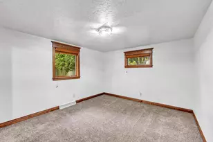 1273 San Jose Pl, Green Bay, WI 54303 - Photo 11