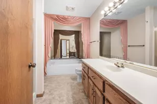 3401 N Fiesta Dr, Appleton, WI 54911 - Photo 11