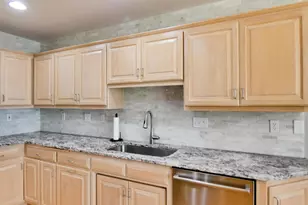 2753 Summerset Cir, Suamico, WI 54173 - Photo 15