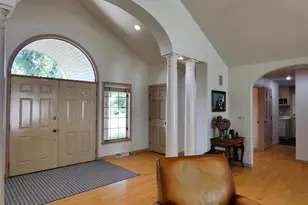 2753 Summerset Cir, Suamico, WI 54173 - Photo 3