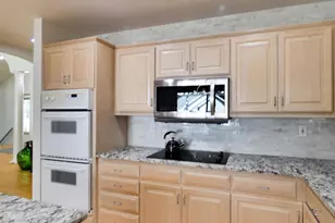 2753 Summerset Cir, Suamico, WI 54173 - Photo 13