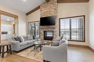 895 Black Swan Dr, Menasha, WI 54153 - Photo 63