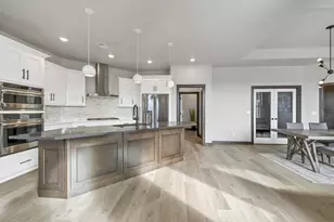 895 Black Swan Dr, Menasha, WI 54153 - Photo 9