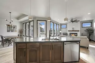 895 Black Swan Dr, Menasha, WI 54153 - Photo 15