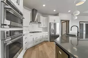 895 Black Swan Dr, Menasha, WI 54153 - Photo 11