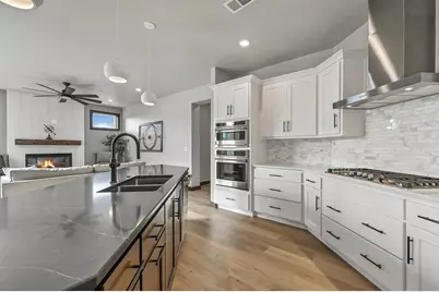 895 Black Swan Drive, Menasha, WI 54153 - Photo 13