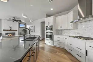 895 Black Swan Dr, Menasha, WI 54153 - Photo 13