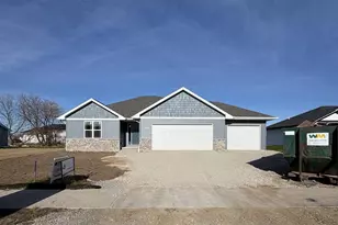 4666 Paul Ln, Green Bay, WI 54313 - Photo 1