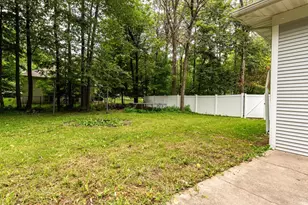 2055 S Tanager Ln, Suamico, WI 54313 - Photo 63