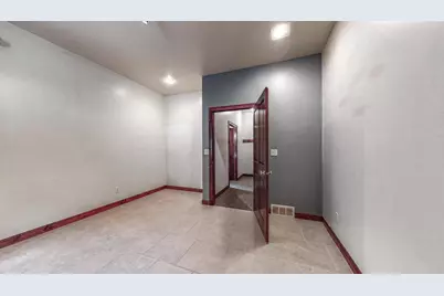 2055 S Tanager Lane, Suamico, WI 54313 - Photo 25