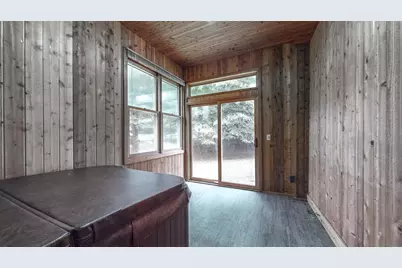 2055 S Tanager Lane, Suamico, WI 54313 - Photo 33